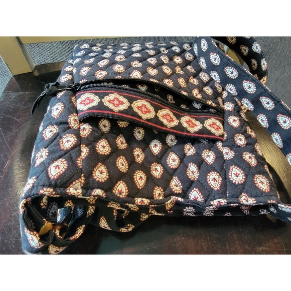 Vera Bradley Crossbody Bag with Front Zippered pocket. EUC - Picture 6 of 16